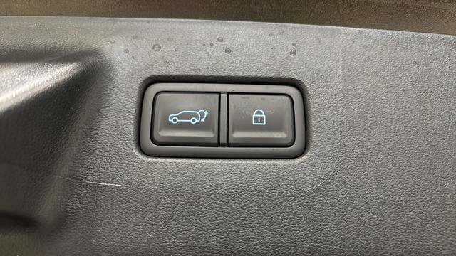 Used 2025 Hyundai Santa Fe Limited AWD/4WD image 41