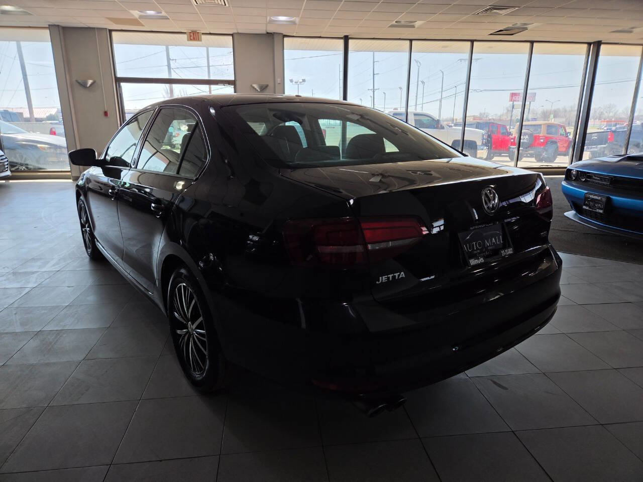 Used 2018 Volkswagen Jetta Wolfsburg Edition image 5