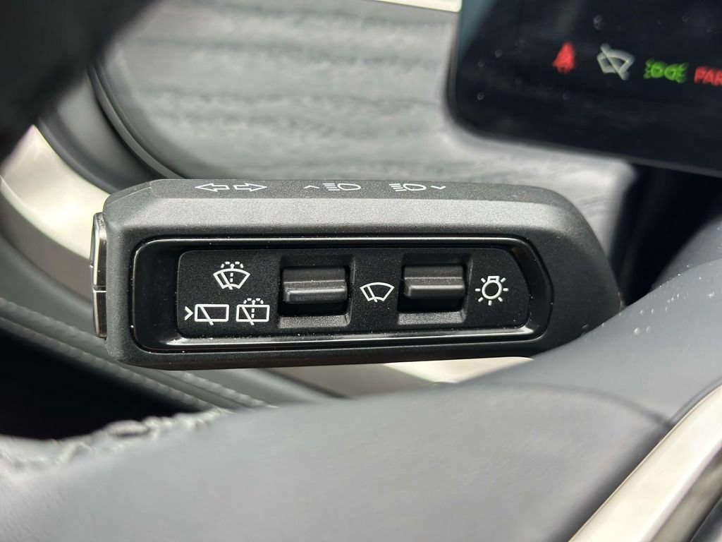 Used 2023 Rivian R1S Adventure AWD/4WD image 39