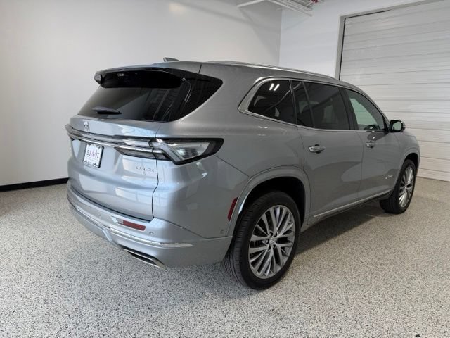 Used 2026 Buick Enclave Avenir w/ Super Cruise Package AWD/4WD image 3