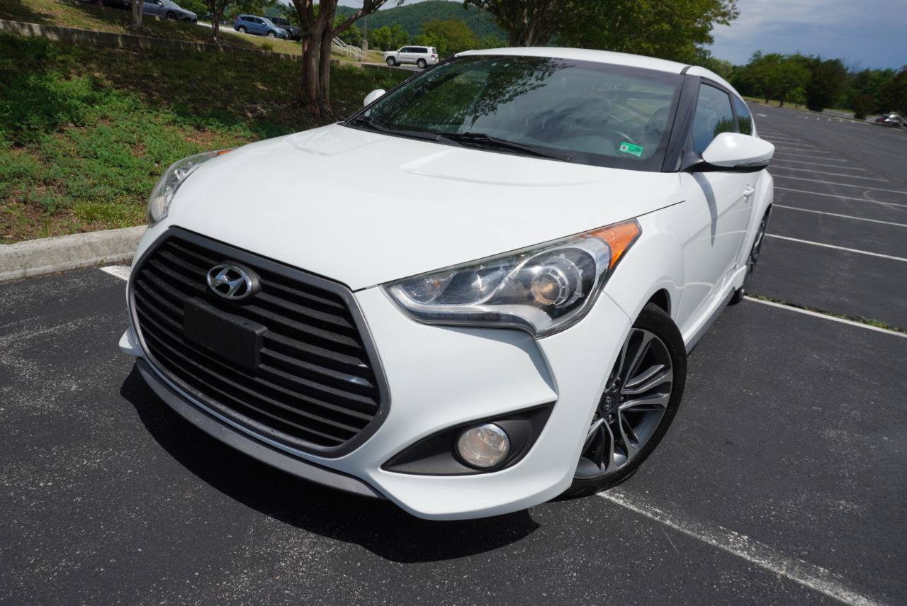 Used 2016 Hyundai Veloster Turbo FWD image 2