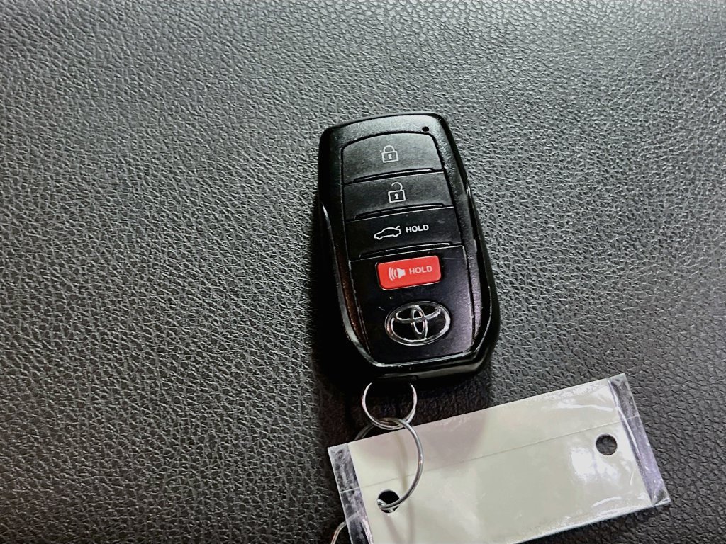 Used 2025 Toyota Camry LE FWD image 33