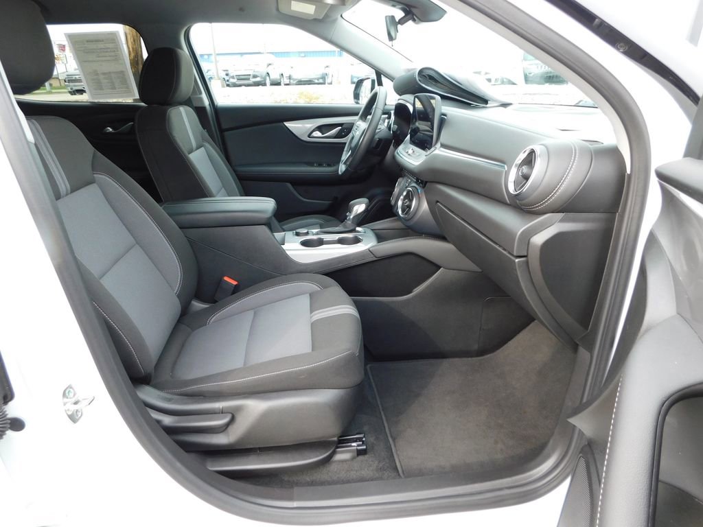 Used 2025 Chevrolet Blazer LT image 17