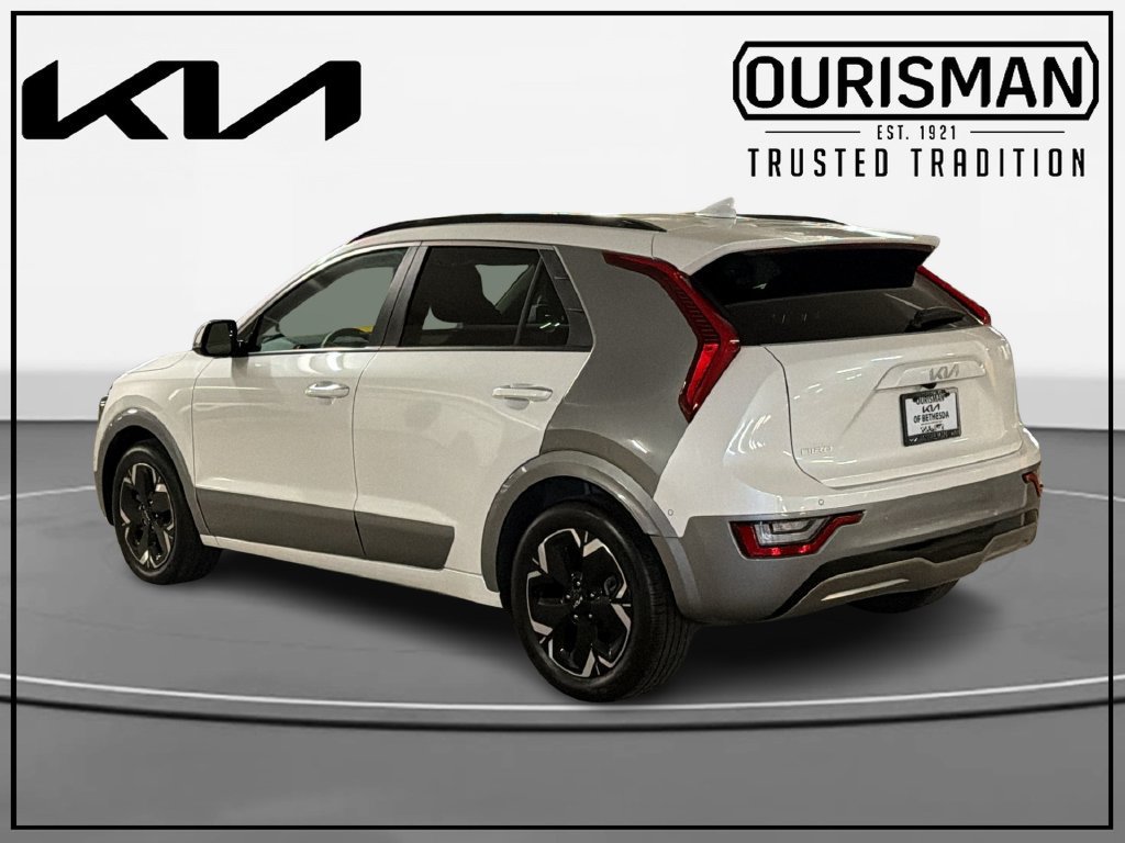 Certified 2023 Kia Niro Wave w/ Wave Preserve Package FWD image 3