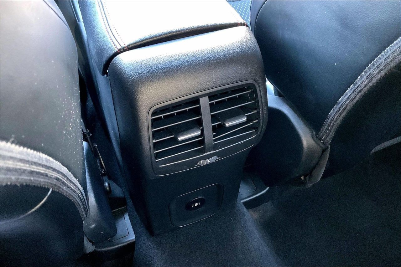 Used 2025 Ford Escape ST-Line Select AWD/4WD image 15