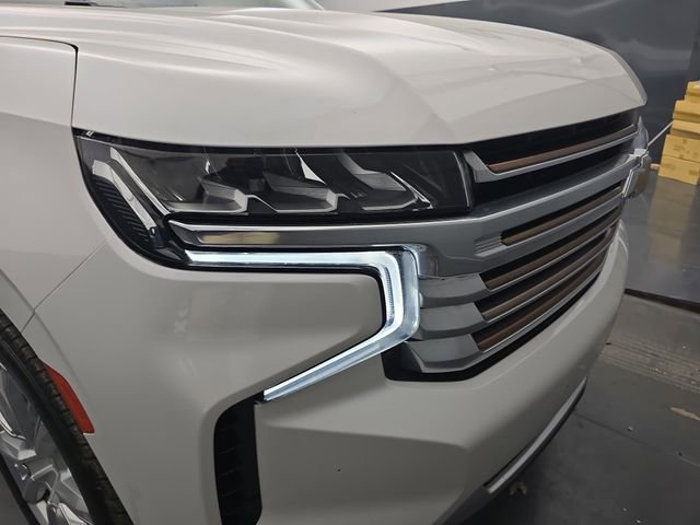 Used 2021 Chevrolet Tahoe High Country w/ Premium Package AWD/4WD image 13