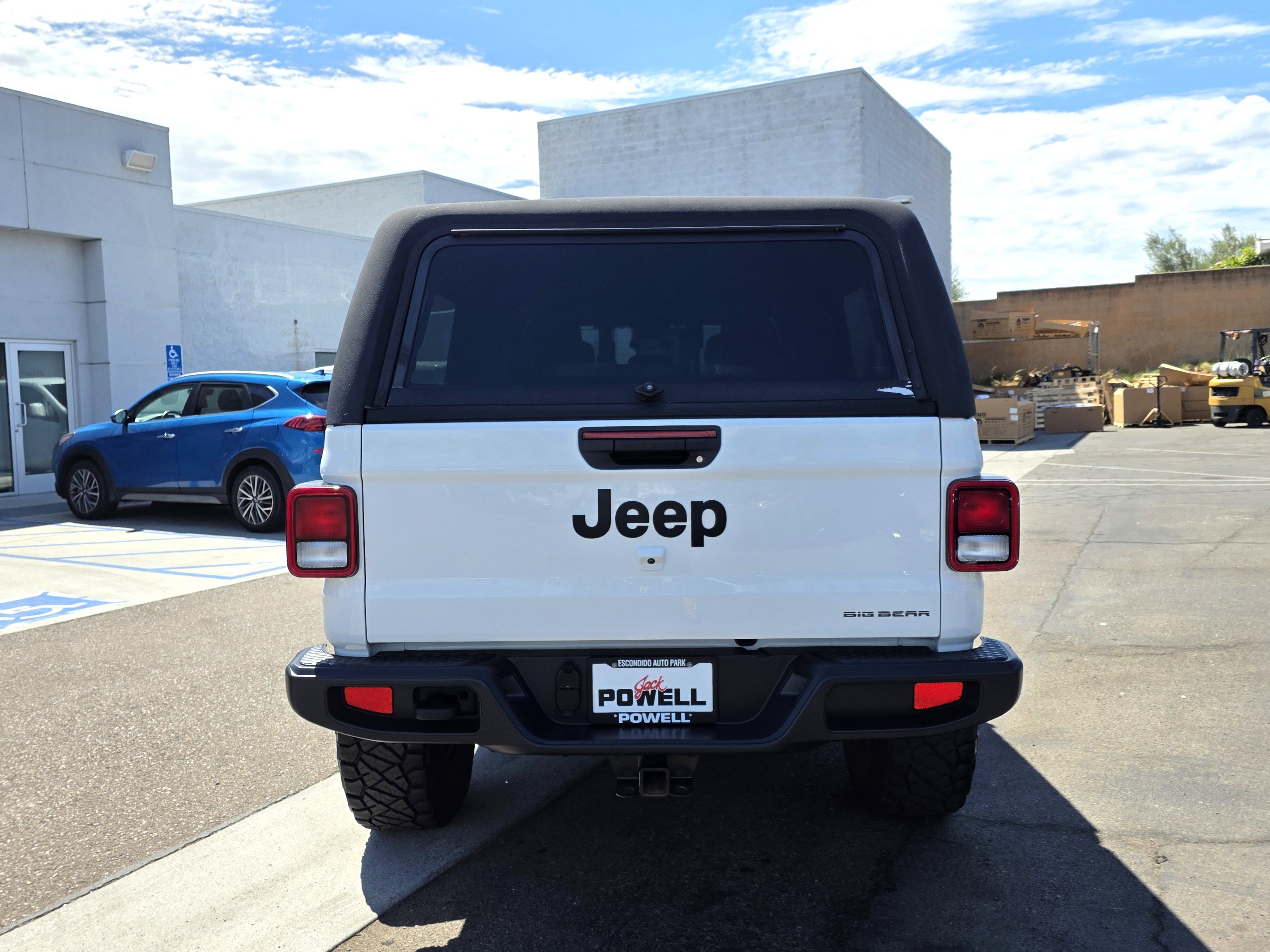 Used 2025 Jeep Gladiator Sport AWD/4WD image 4