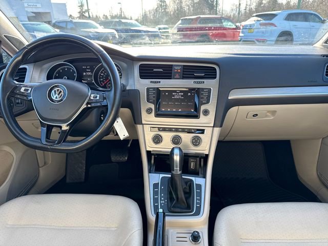 Used 2015 Volkswagen Golf S image 11