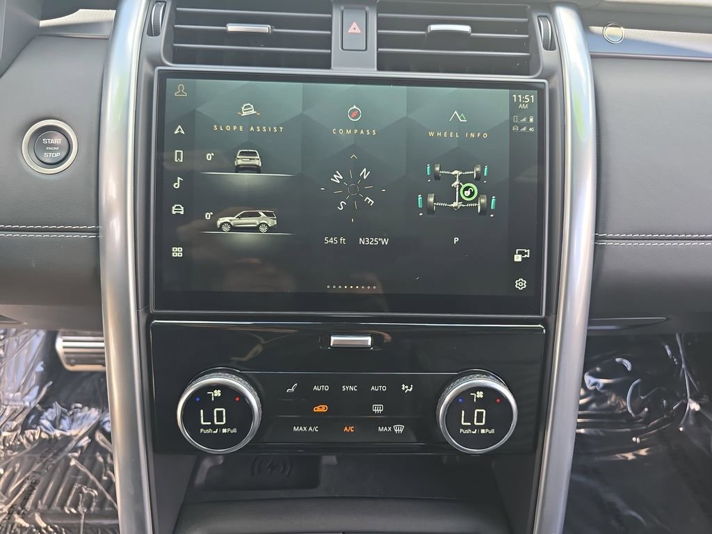 Certified 2025 Land Rover Discovery Metropolitan Edition AWD/4WD image 22