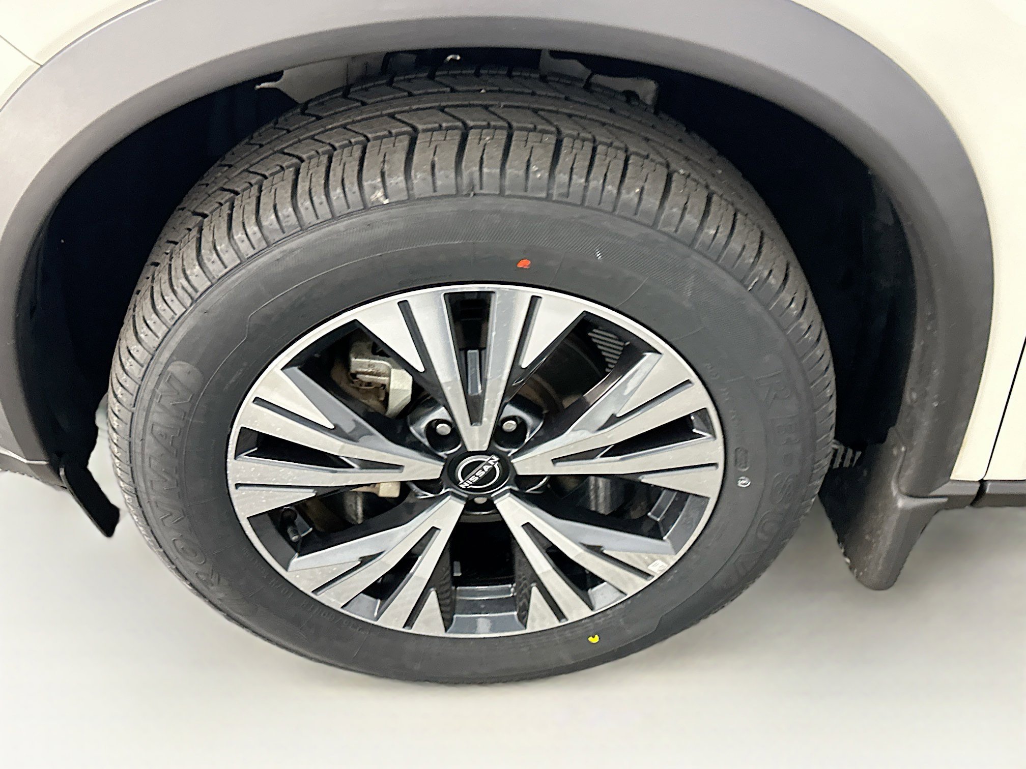 Used 2022 Nissan Rogue SV w/ SV Premium Package image 11