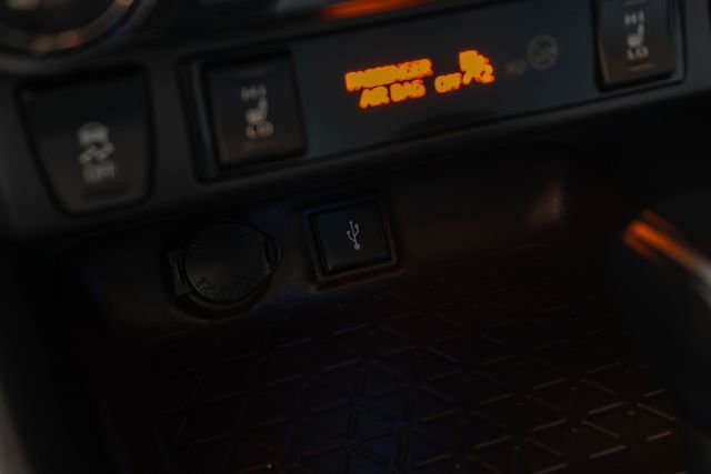 Used 2020 Toyota RAV4 Limited w/ All Weather Liner Package AWD/4WD image 33