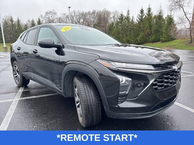 Used 2024 Chevrolet Trax RS w/ Driver Confidence Package image 4