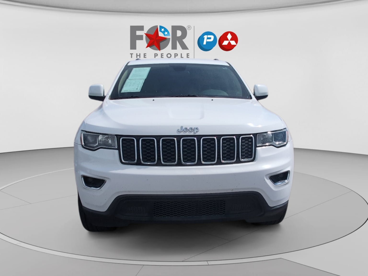 Used 2018 Jeep Grand Cherokee Laredo AWD/4WD image 8