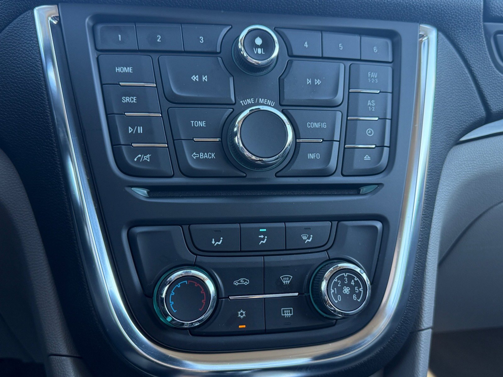 Used 2014 Buick Encore FWD image 19