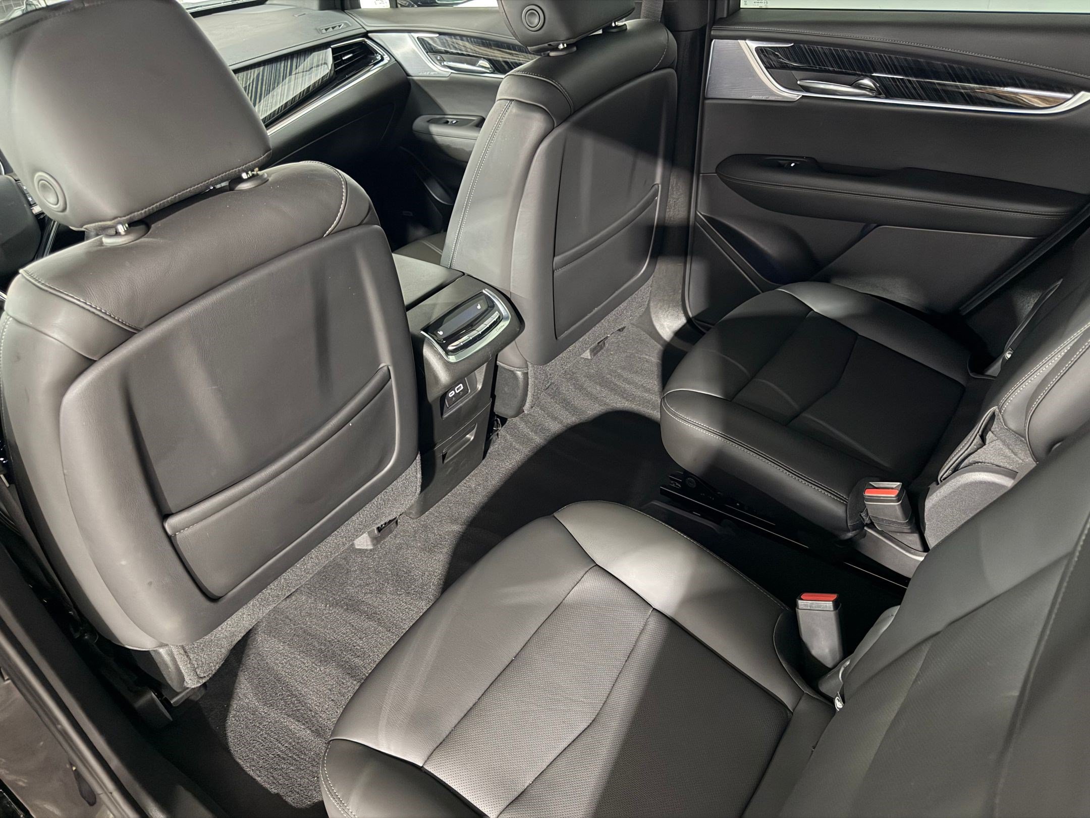 Used 2024 Cadillac XT6 Premium Luxury FWD image 21
