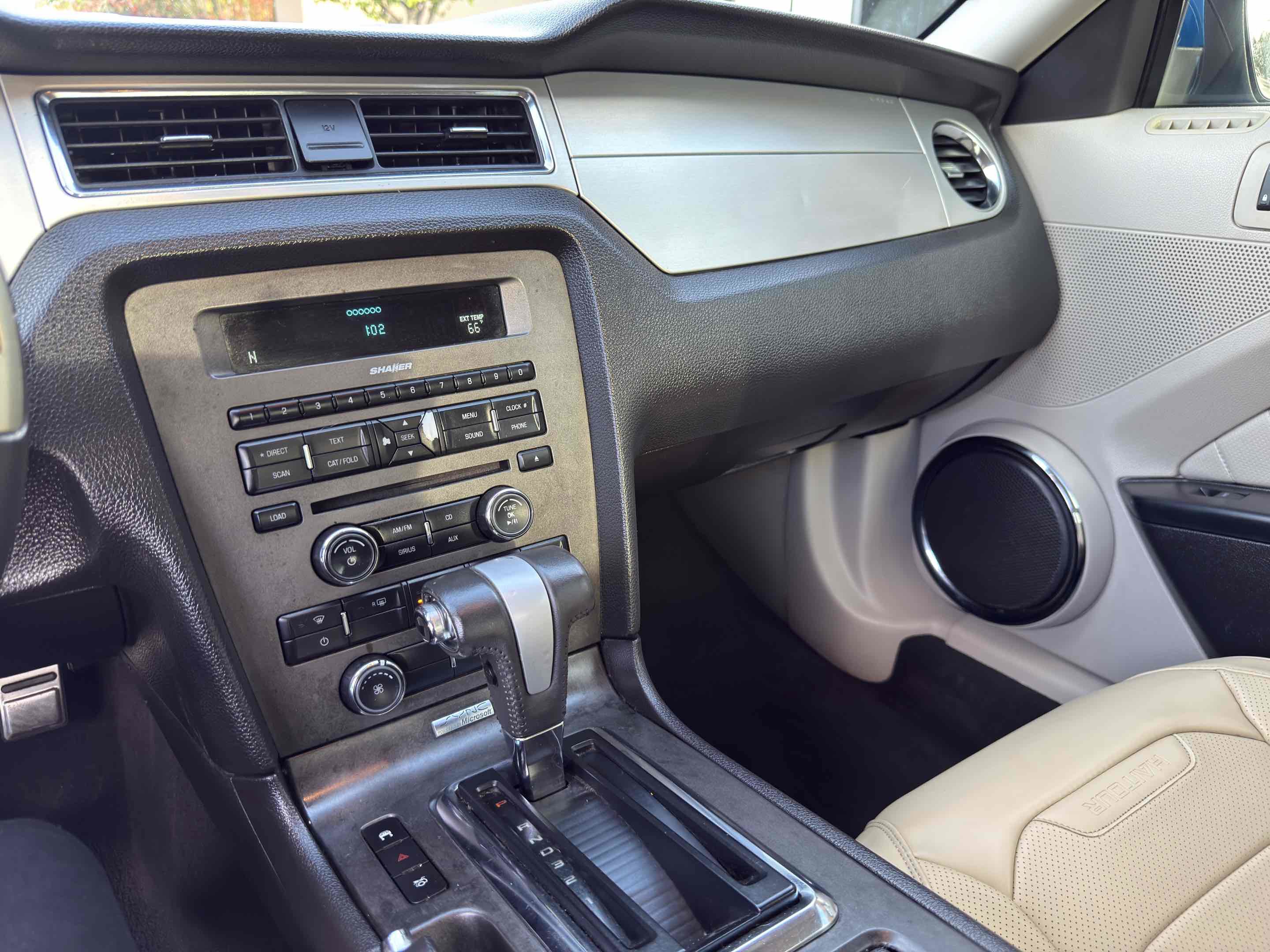 Used 2010 Ford Mustang Premium image 34