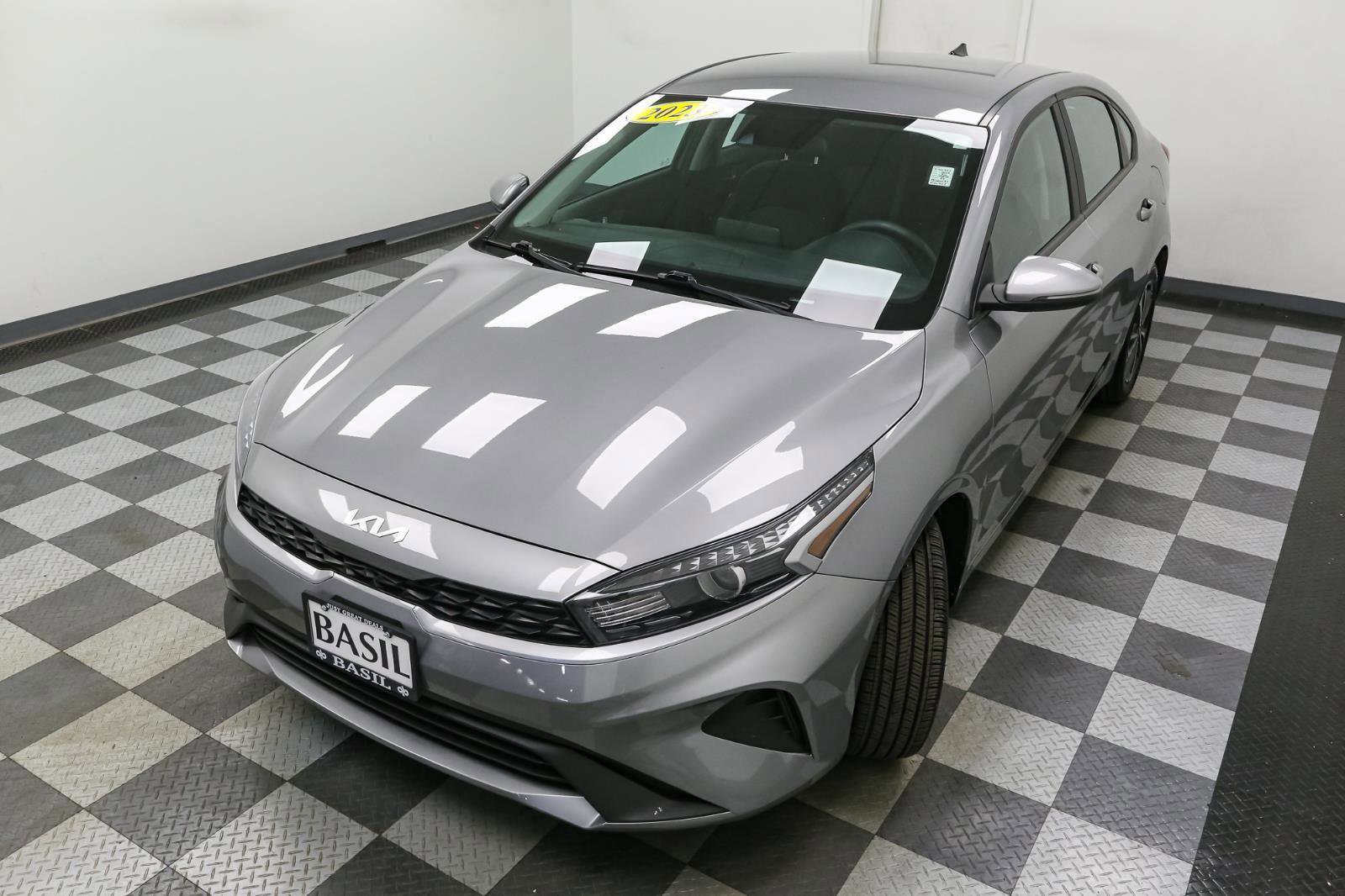 Used 2023 Kia Forte LXS w/ LXS Technology Package image 6