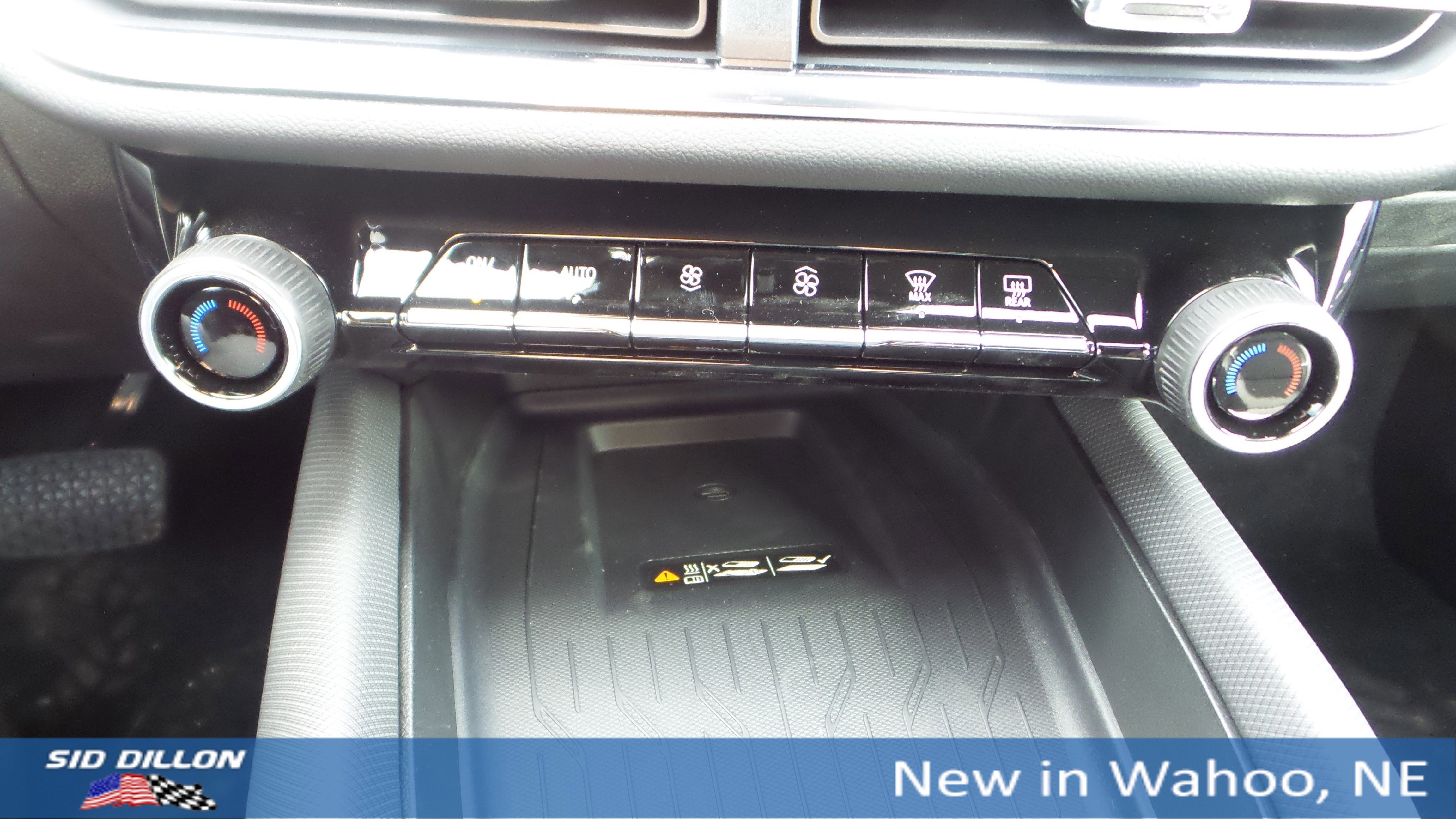 New 2026 Chevrolet Equinox EV LT image 17