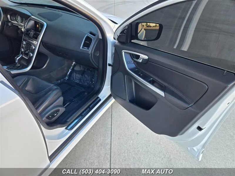 Used 2015 Volvo XC60 T5 Platinum image 20