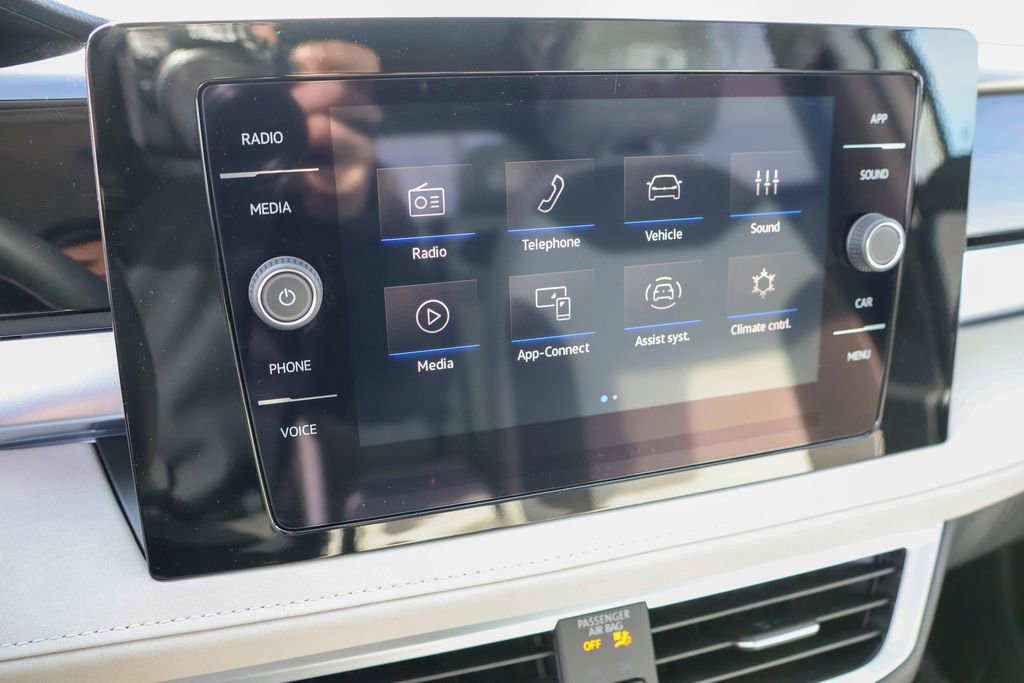 New 2025 Volkswagen Taos SE image 29