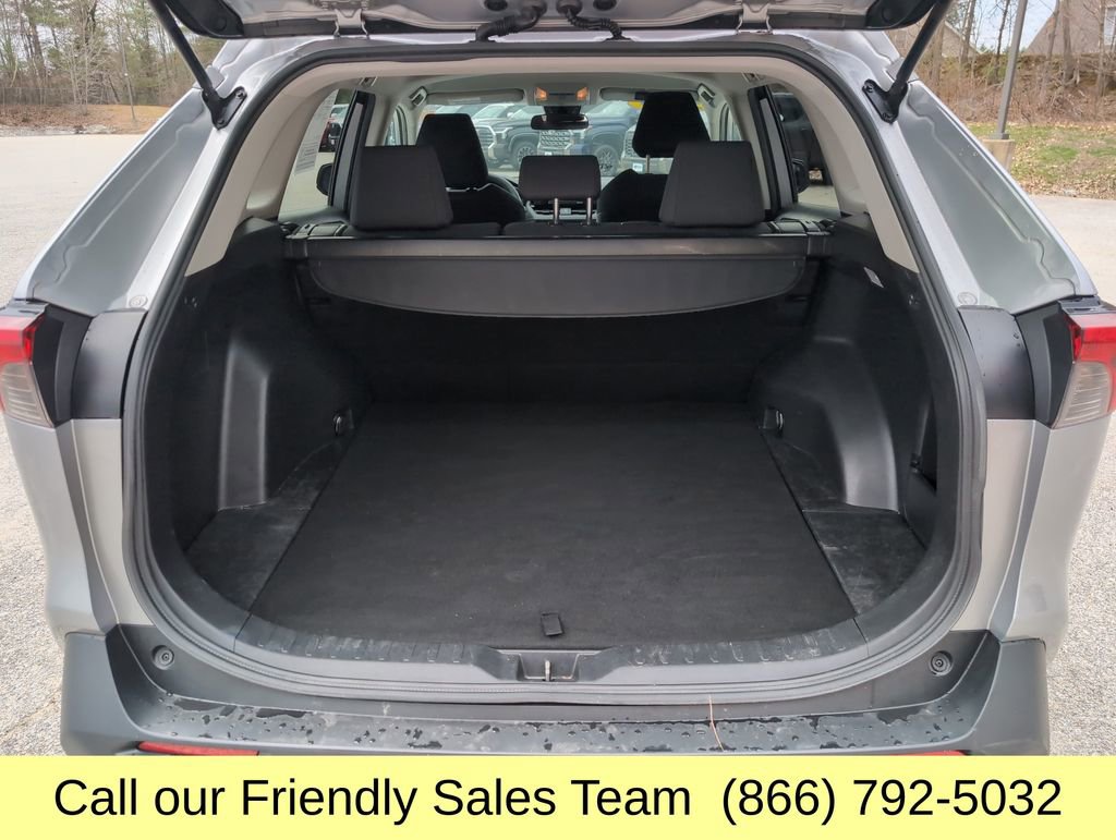 Certified 2021 Toyota RAV4 LE w/ Carpet Mat Package (TMS) AWD/4WD image 22