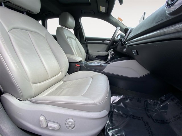 Used 2018 Audi A3 e-tron Premium Plus image 15