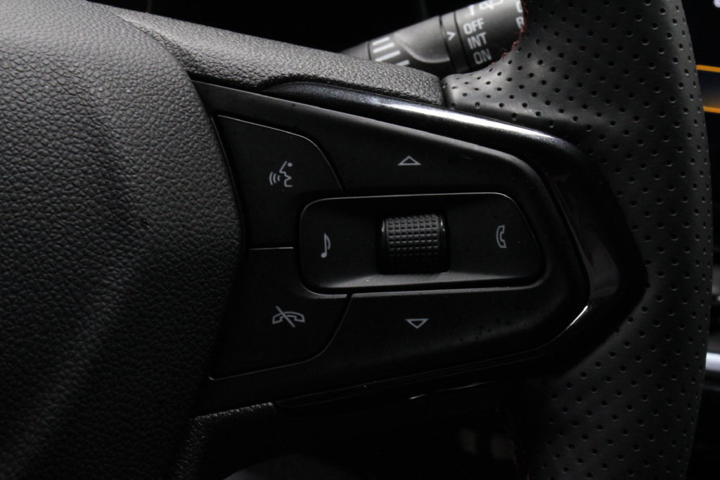 Used 2025 Chevrolet Trax RS w/ Driver Confidence Package FWD image 28