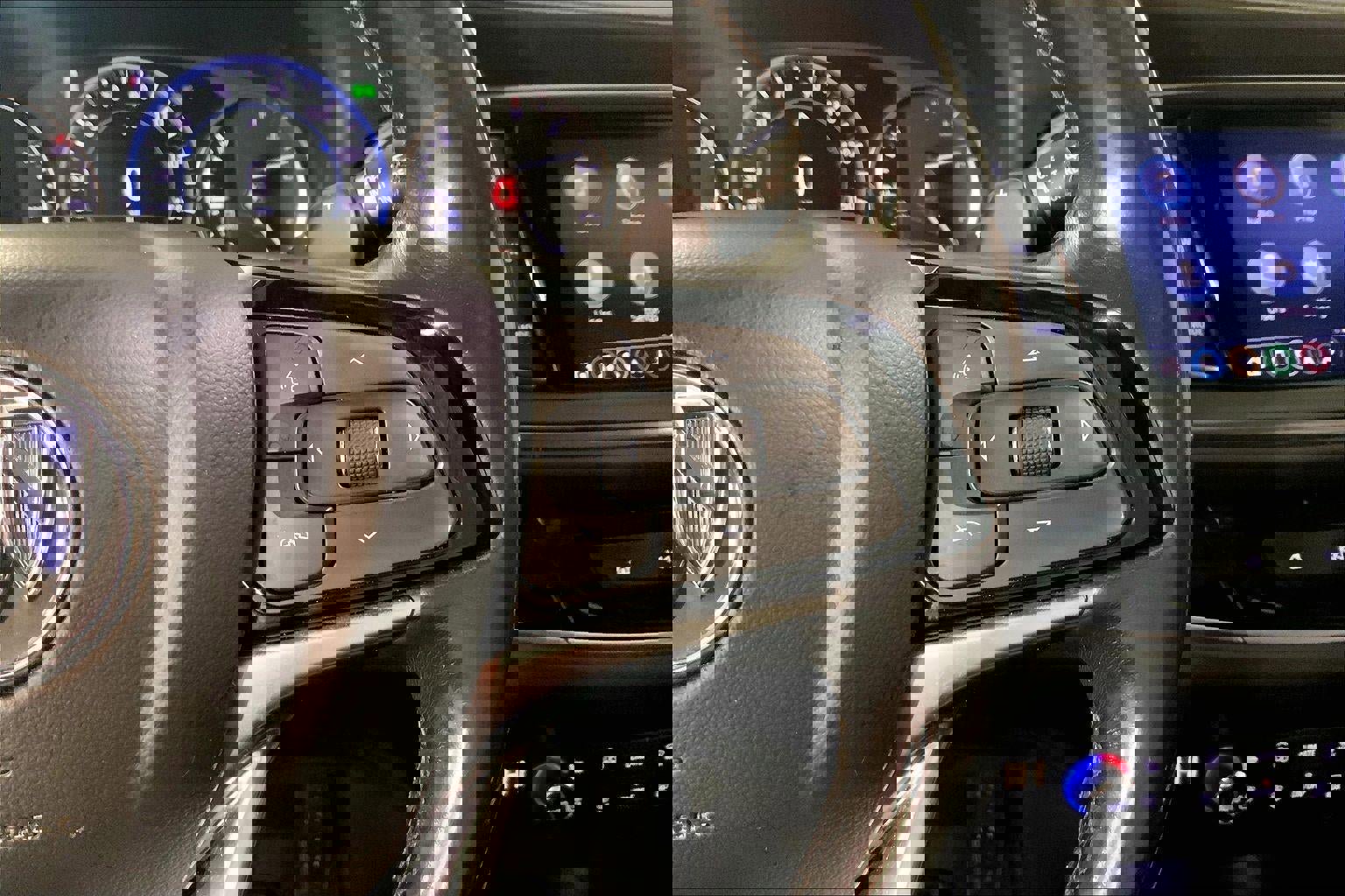 Used 2022 Buick Enclave Avenir w/ Avenir Technology Package image 19