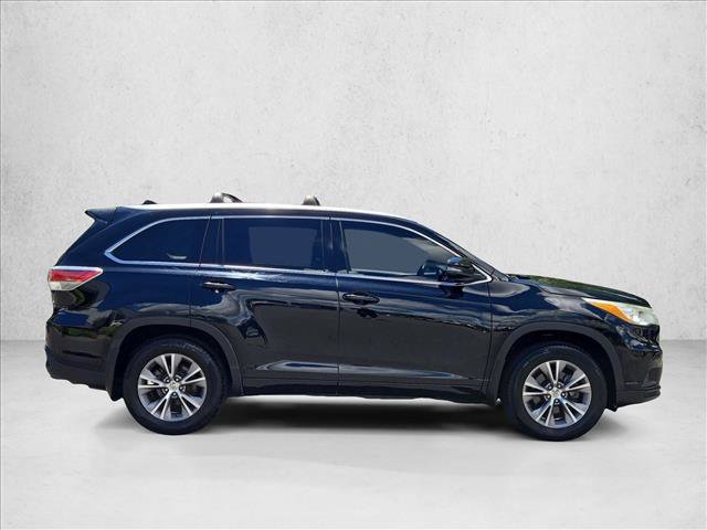 Used 2014 Toyota Highlander XLE AWD/4WD image 4