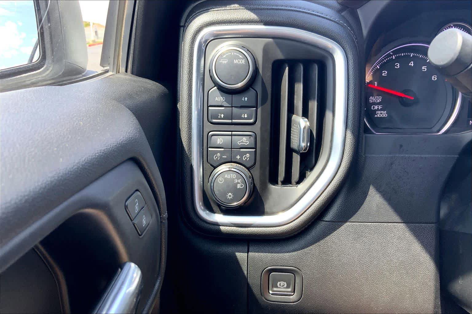 Used 2020 Chevrolet Silverado 1500 LT Trail Boss AWD/4WD image 36