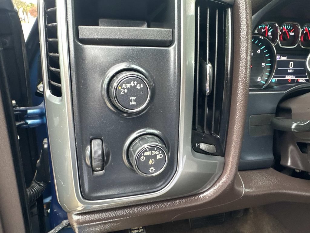 Used 2018 Chevrolet Silverado 1500 LT w/ All Star Edition AWD/4WD image 22