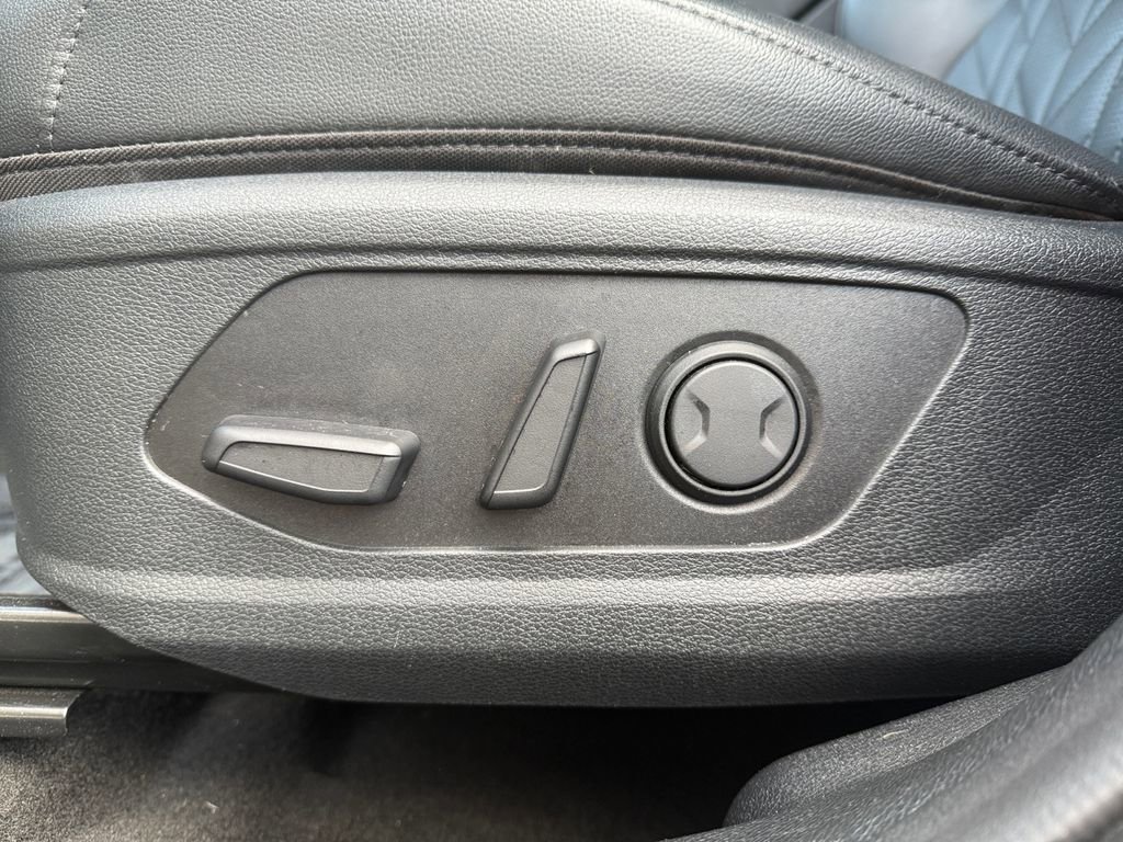 Used 2025 Kia Sportage X-Line image 13