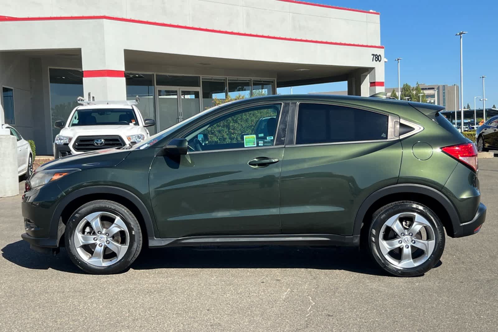 Used 2018 Honda HR-V LX image 9