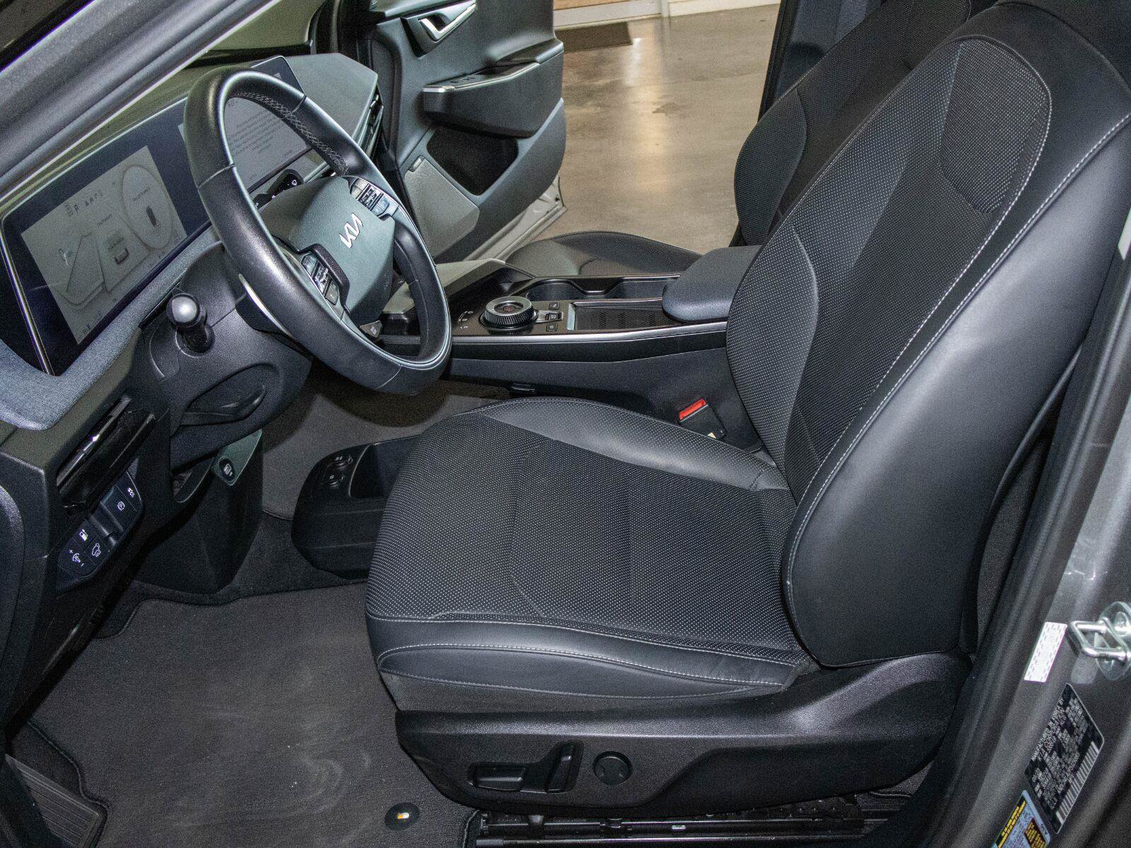 Used 2023 Kia EV6 Wind RWD image 8