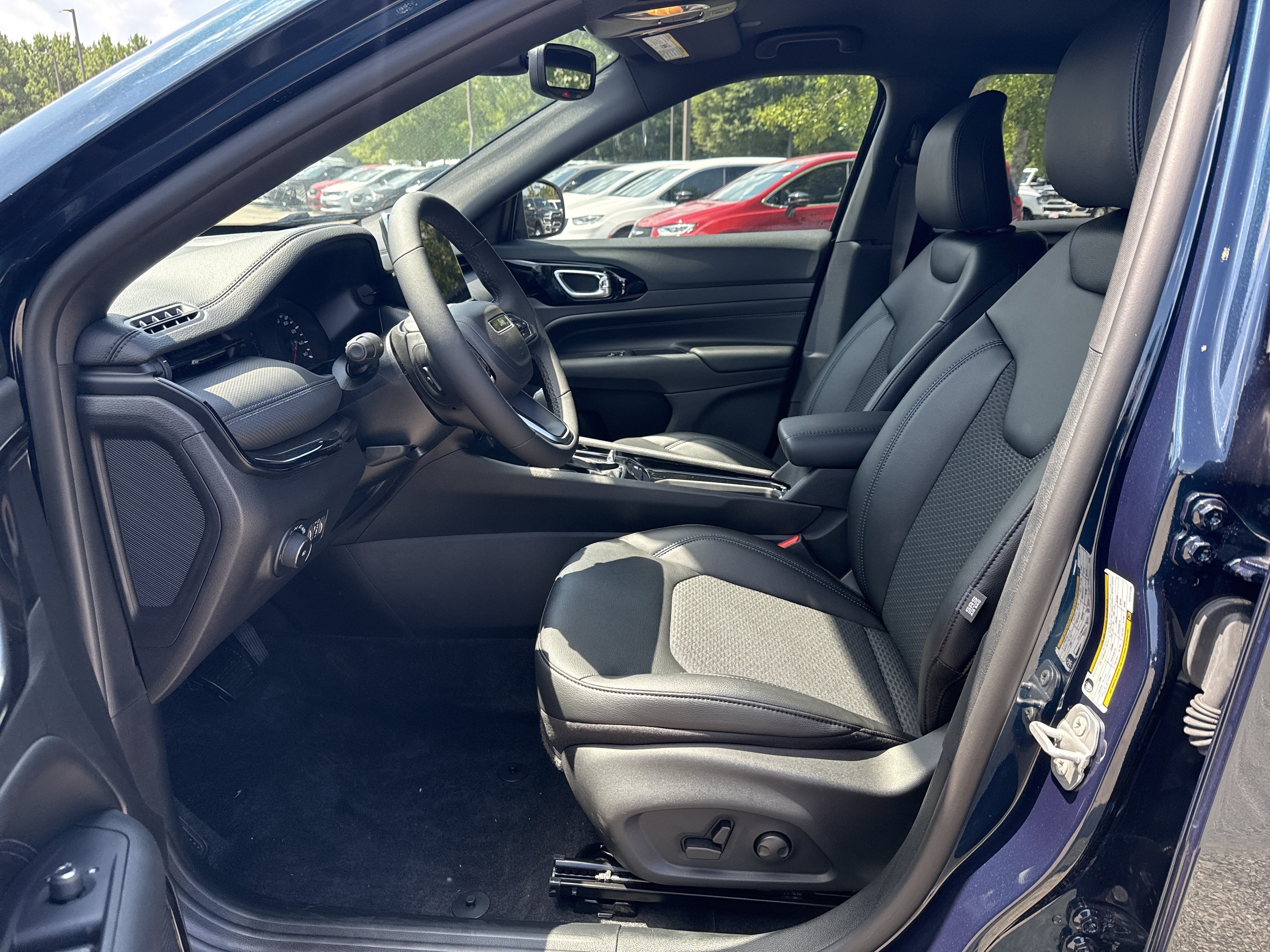 New 2026 Jeep Compass Latitude AWD/4WD image 9