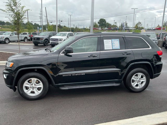Used 2017 Jeep Grand Cherokee Laredo w/ Quick Order Package 23E AWD/4WD image 4