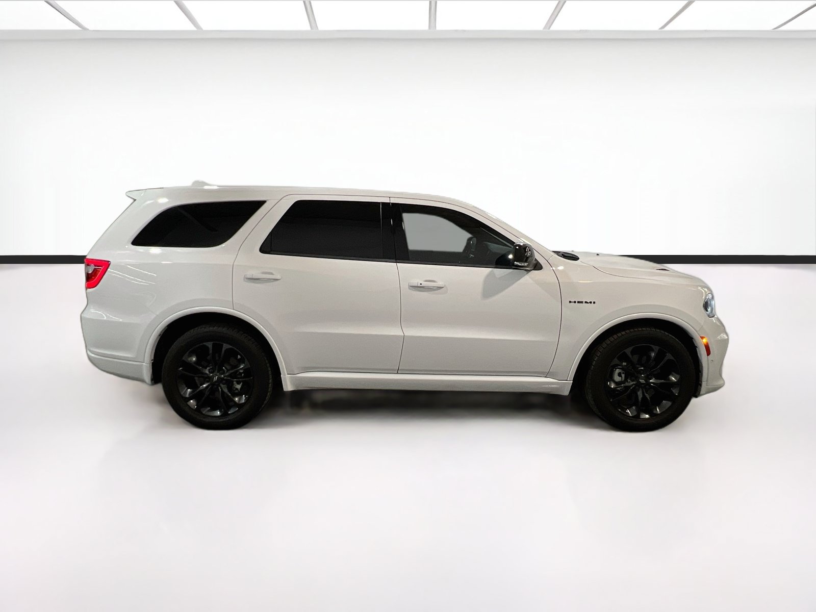 Used 2022 Dodge Durango R/T w/ Blacktop Package AWD/4WD image 24