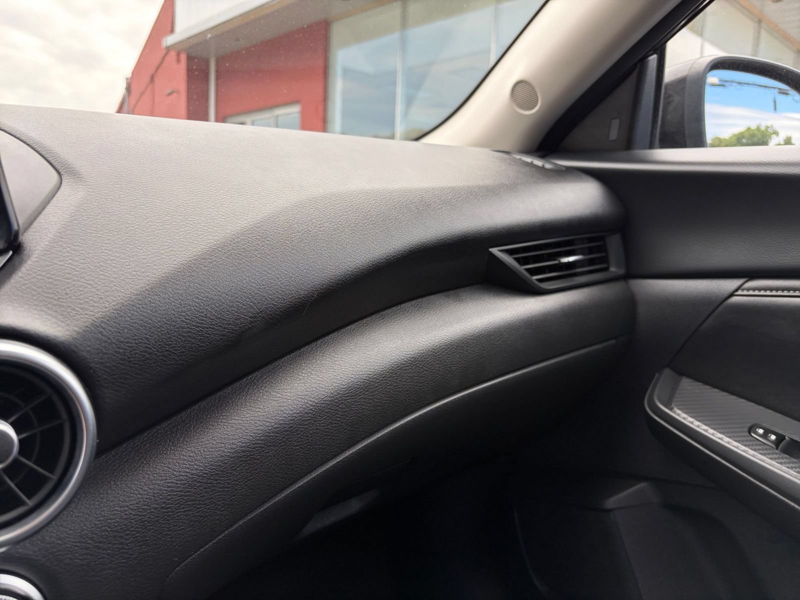 Used 2025 Nissan Sentra S FWD image 33