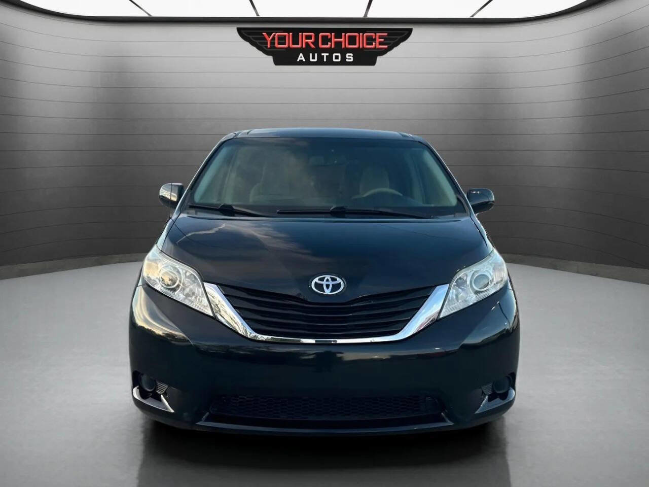 Used 2014 Toyota Sienna LE image 8