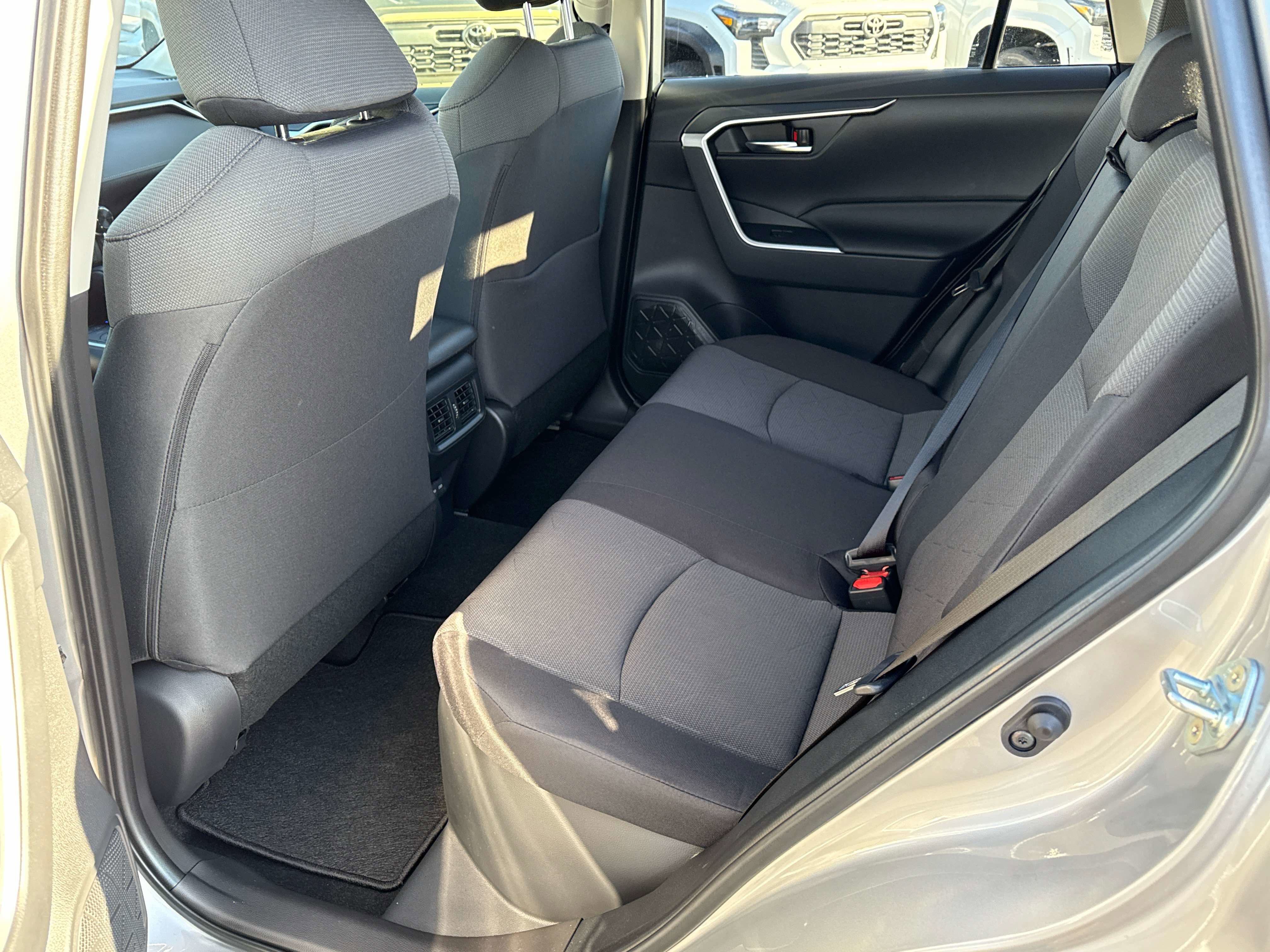 Used 2025 Toyota RAV4 XLE image 13