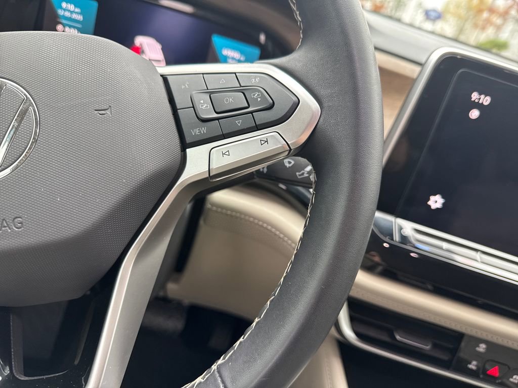 Used 2024 Volkswagen Atlas SE image 27