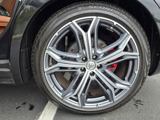 Used 2023 Maserati Levante GT image 19