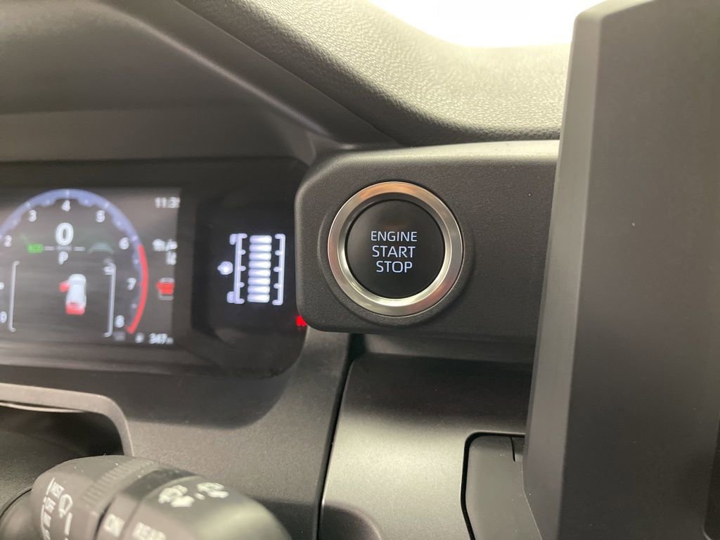 Used 2025 Toyota 4Runner SR5 image 17