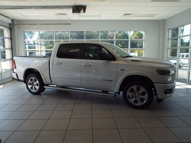 New 2026 RAM 1500 4x4 Crew Cab image 2