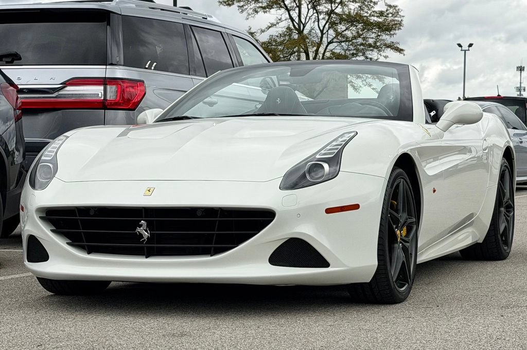 Used 2015 Ferrari California T RWD image 14