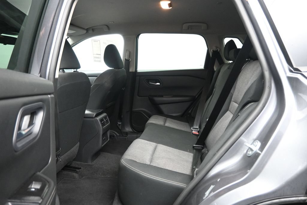 Used 2024 Nissan Rogue SV FWD image 27