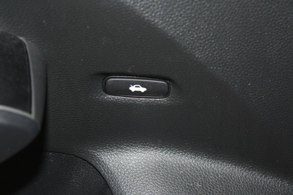 Used 2023 Honda Civic Touring image 10