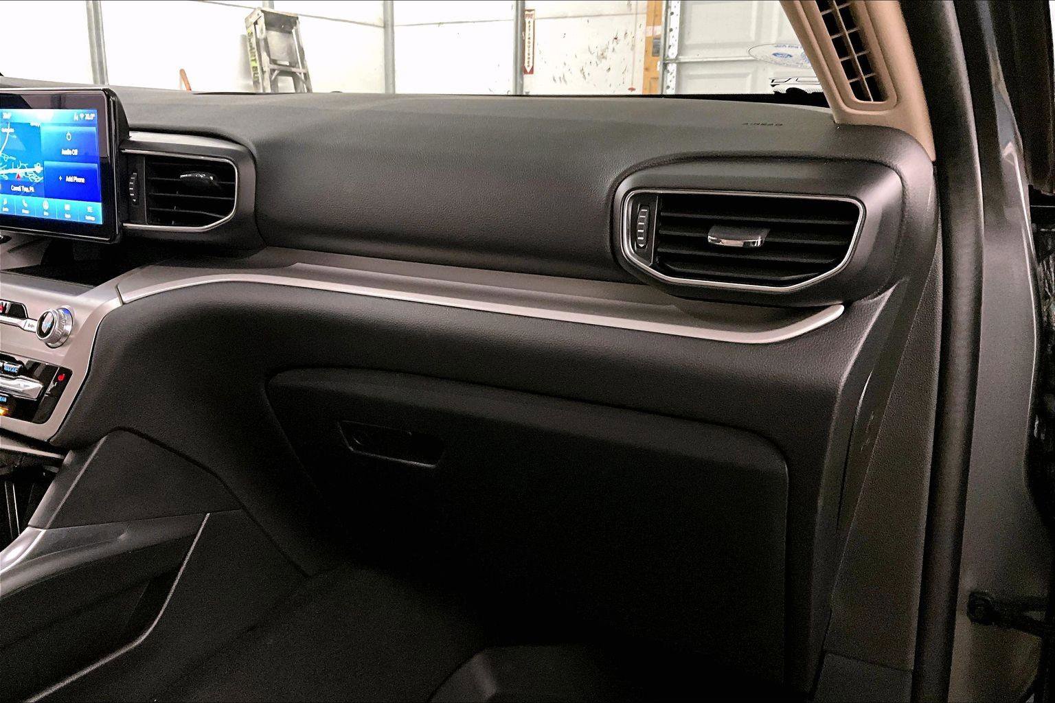 Used 2022 Ford Explorer XLT w/ Equipment Group 202A image 15