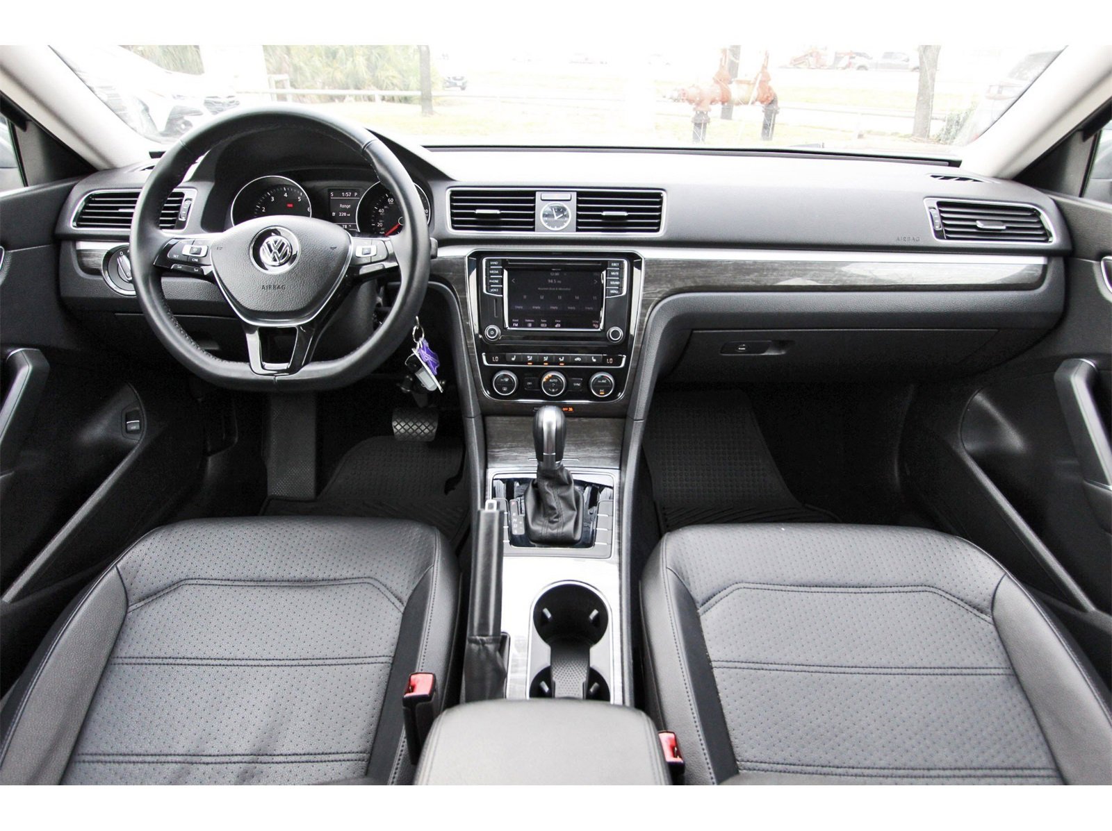 Used 2016 Volkswagen Passat 1.8T SE image 9