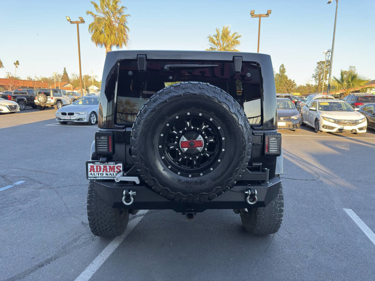 Used 2016 Jeep Wrangler Unlimited Sahara w/ Connectivity Group image 4